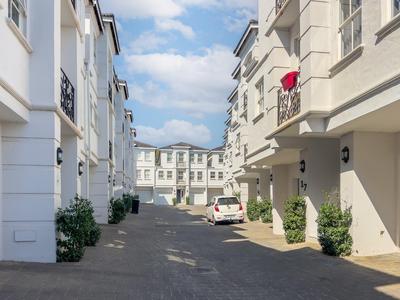 Townhouse For Rent in Bryanston, Sandton